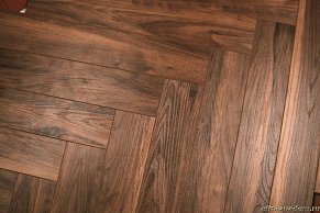 Kronparket Herringbone Орех миланский 44785 Ламинат 600х100х12
